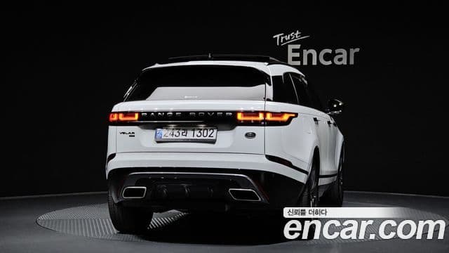 Land Rover Range Rover Velar 2022 — ფოტო 4/20