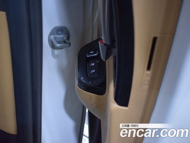 Kia Carnival 2021 — фото 11 из 20