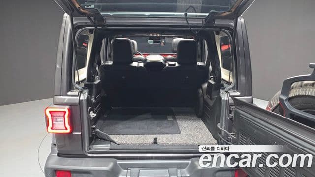Jeep Wrangler 2021 — Şəkil 16/20