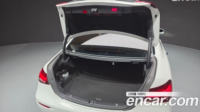 Mercedes-Benz E-Class 2021 — фото 20 из 20