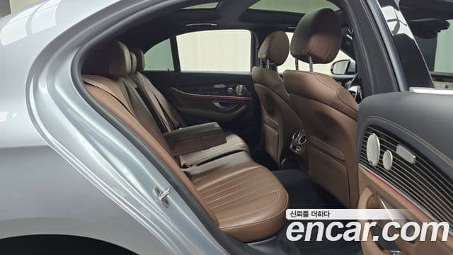 Mercedes-Benz E-Class 2021 — Şəkil 11/20
