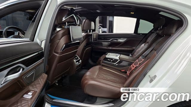 BMW 7 Series 2019 — ფოტო 12/20
