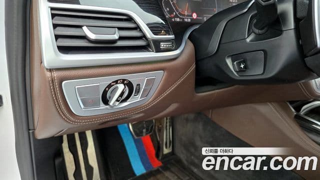 BMW 7 Series 2019 — фото 20 из 20
