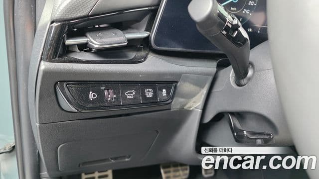 Kia Niro 2022 — ფოტო 18/20