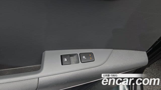 Kia Niro 2022 — ფოტო 19/20