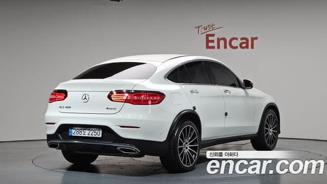 Mercedes-Benz GLC-Class 2019 — фото 2 из 20