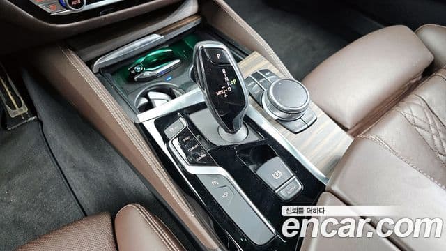 BMW 5 Series 2020 — ფოტო 9/20