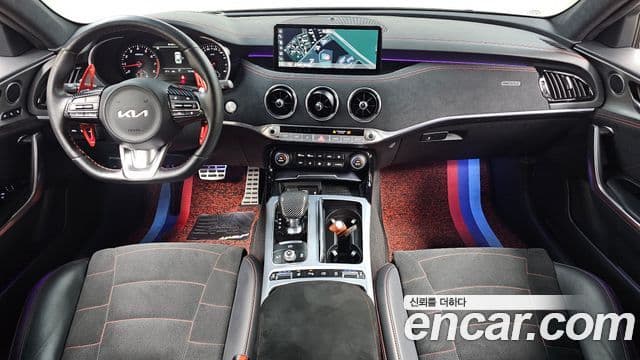 Kia Stinger 2022 — ფოტო 7/20
