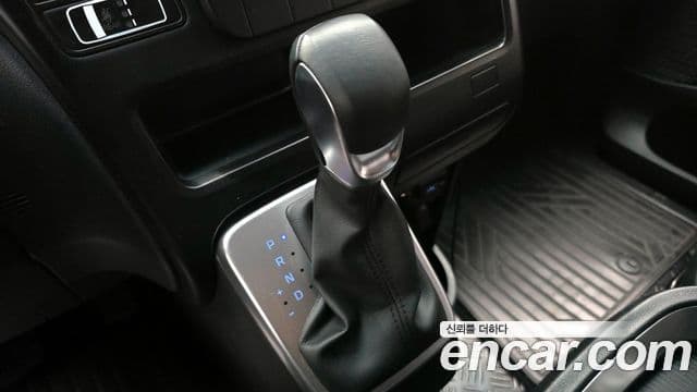 Hyundai Staria 2022 — Фото 9/20