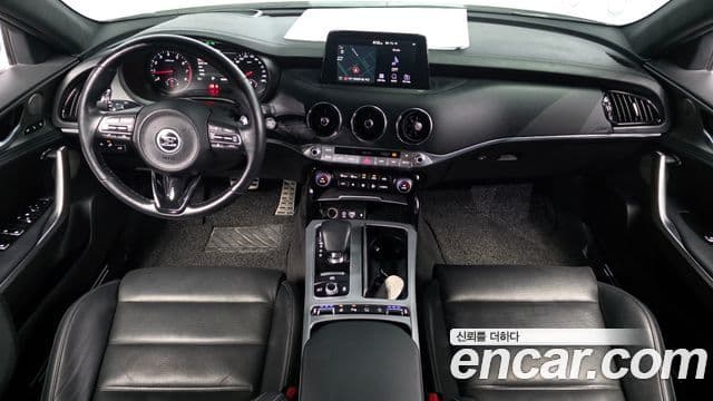 Kia Stinger 2018 — ფოტო 7/20