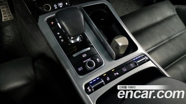 Kia Stinger 2018 — ფოტო 9/20