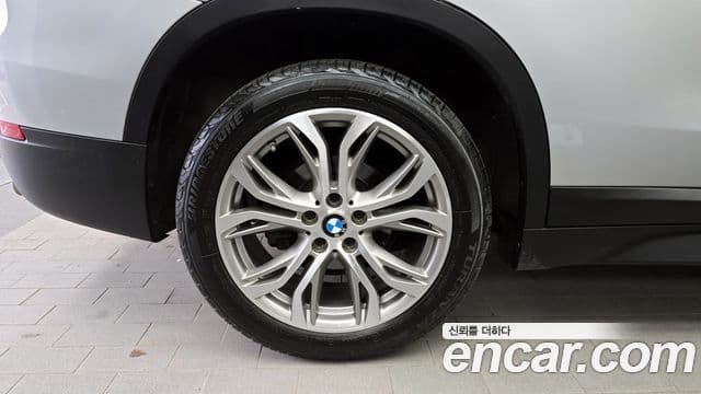 BMW X1 2018 — Photo 10/20