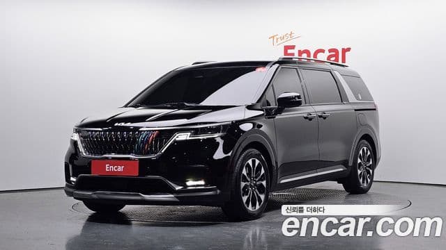 Kia Carnival 2023 — фото 1 из 20
