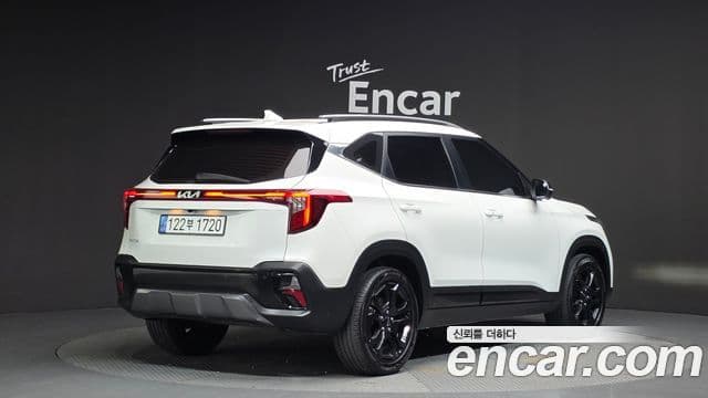 Kia Seltos 2022 — ფოტო 1/20