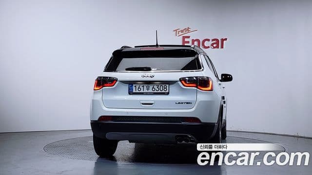 Jeep Compass 2021 — фото 4 из 20