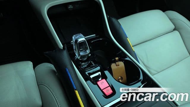 Volvo XC40 2023 — ფოტო 9/20