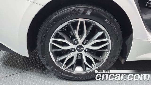 Kia K5 2023 — ფოტო 5/20