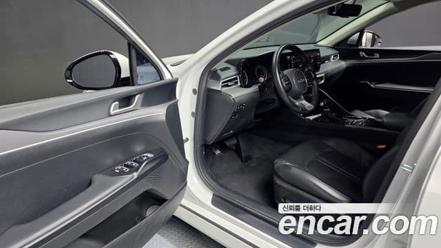 Kia K5 2023 — фото 10 из 20