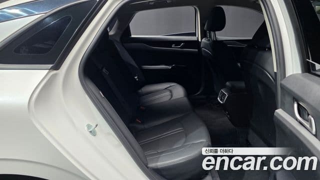 Kia K5 2023 — фото 12 из 20