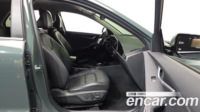 Kia Niro 2022 — ფოტო 11/20