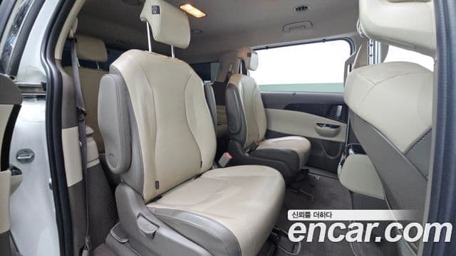 Kia Carnival 2023 — Şəkil 11/20