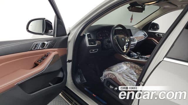 BMW X5 2019 — Photo 29/35