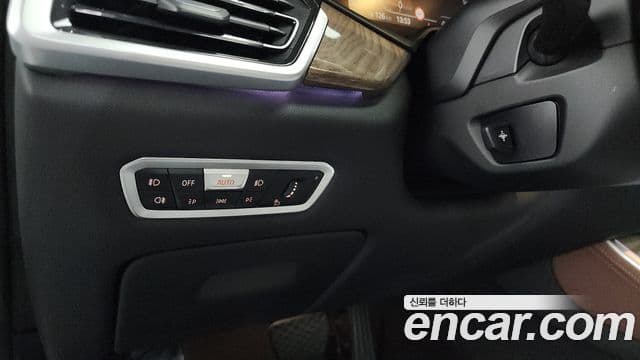 BMW X5 2019 — Photo 17/35