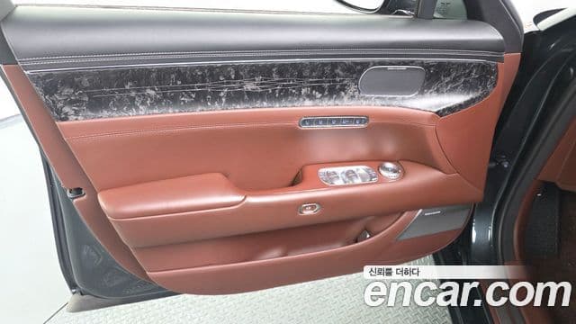 Genesis G90 2022 — Photo 31/38