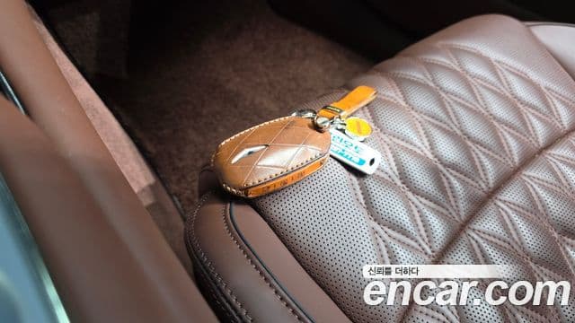 Genesis G90 2022 — Photo 17/38