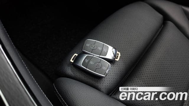 Mercedes-Benz GLC-Class 2020 — фото 15 из 20