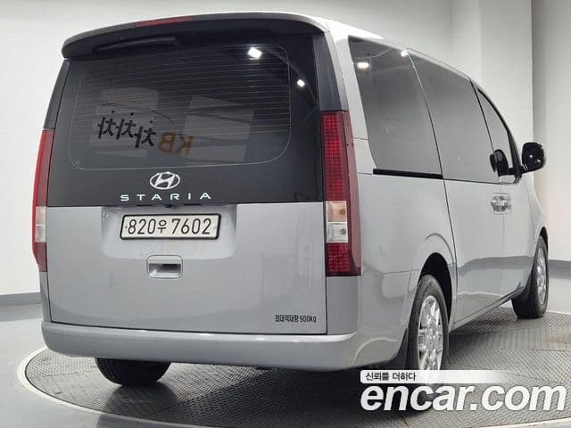 Hyundai Staria 2022 — Фото 2/18