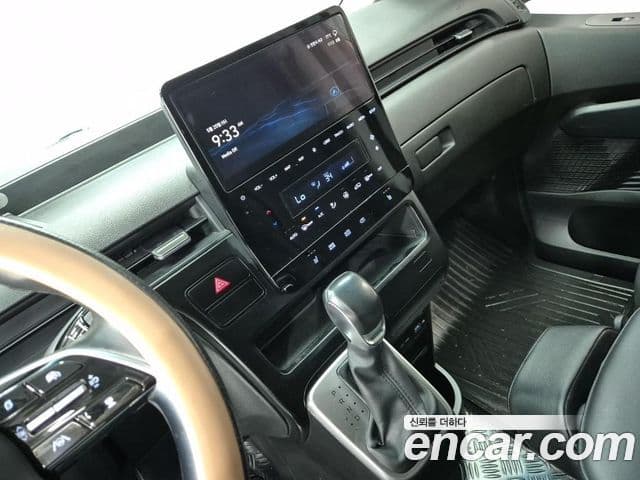 Hyundai Staria 2022 — Фото 6/18