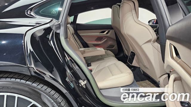 Porsche Taycan 2022 — Şəkil 26/41