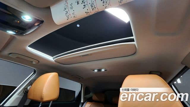 Kia Seltos 2023 — ფოტო 18/20