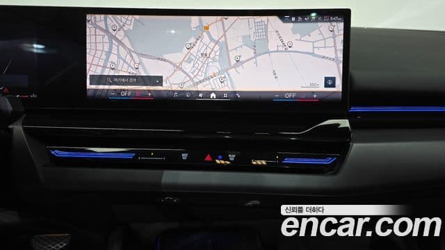 BMW 5 Series 2023 — фото 13 из 20