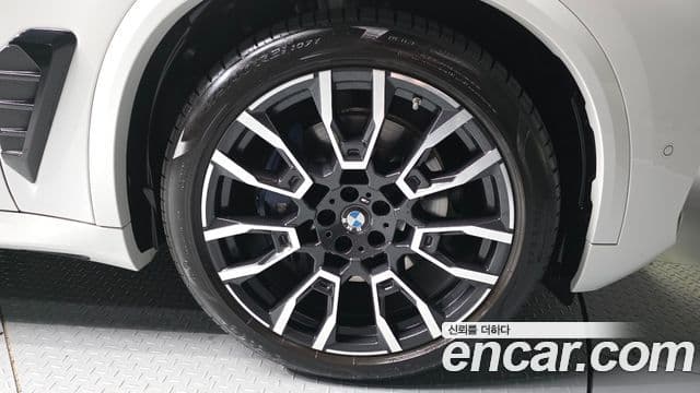 BMW X5 2025 — Photo 23/32