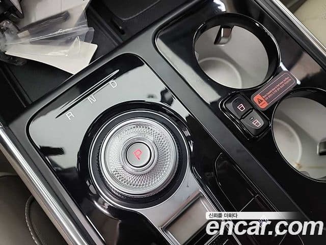 Kia Carnival 2025 — ფოტო 6/19