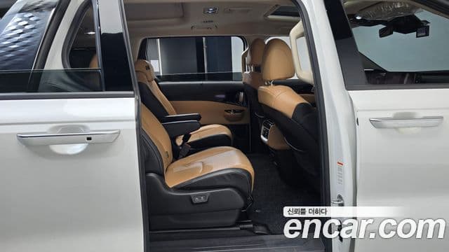 Kia Carnival 2020 — фото 11 из 20