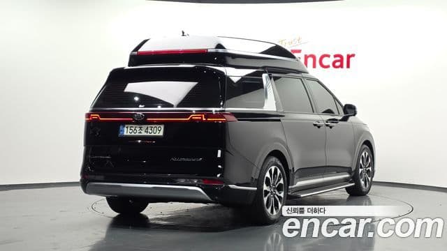 Kia Carnival 2021 — ფოტო 2/20