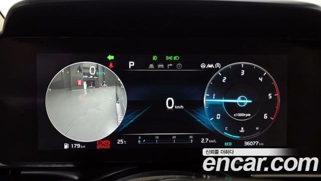 Kia Carnival 2021 — ფოტო 8/20
