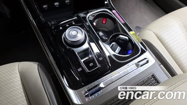 Kia Carnival 2021 — ფოტო 9/20