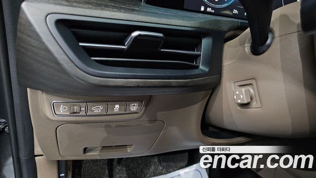 Kia K8 2021 — Şəkil 18/20
