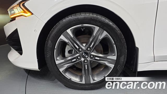 Kia K5 2020 — ფოტო 5/20