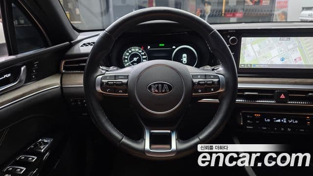 Kia K5 2020 — ფოტო 14/20