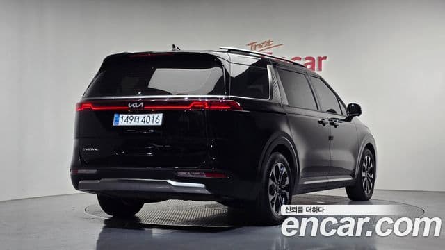 Kia Carnival 2023 — фото 2 из 20