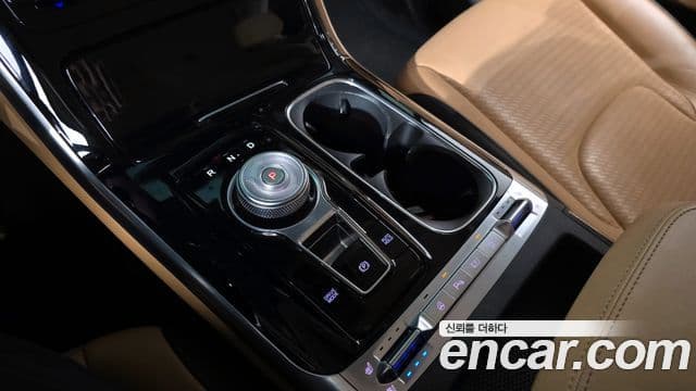Kia Carnival 2023 — фото 9 из 20