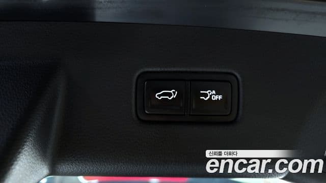Kia Carnival 2023 — фото 17 из 20