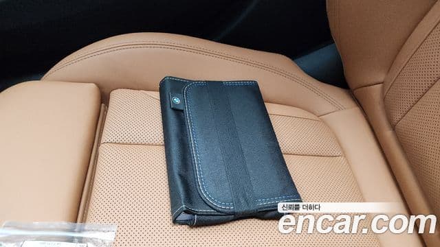 BMW 3 Series 2025 — фото 16 из 20