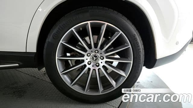 Mercedes-Benz GLE-Class 2024 — Photo 6/30