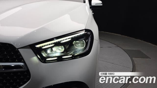 Mercedes-Benz GLE-Class 2024 — Photo 12/30